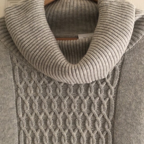 CAbi Sweaters - EUC- CAbi Heather Gray Cableknit Poncho Sweater